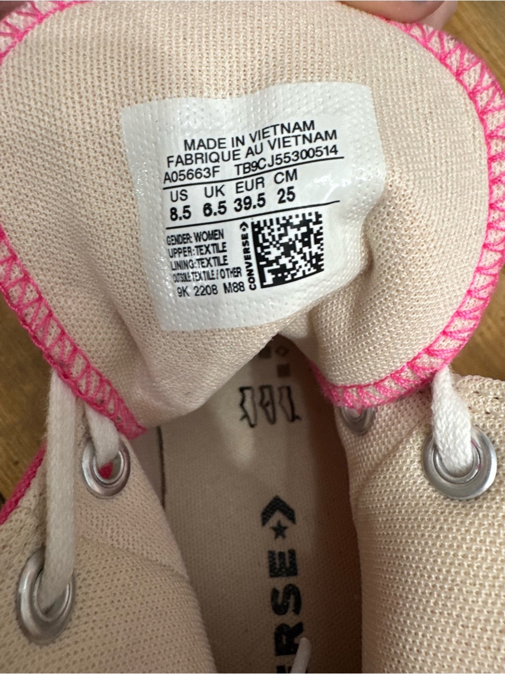 Pink converse - Picture 2 of 7
